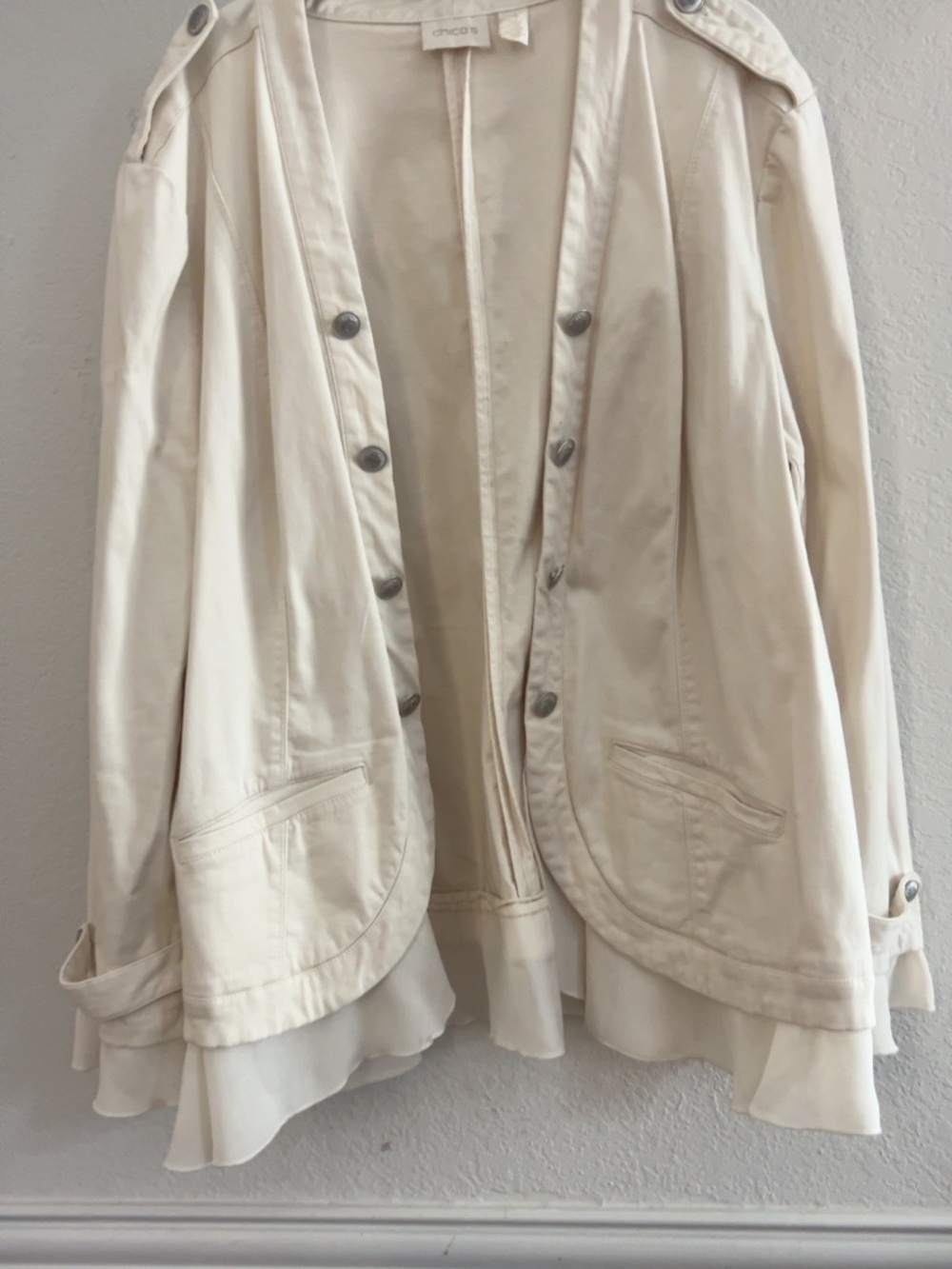 hico’s Cream Ruffle Hem Jacket Size 4 Button Front Lightweight Blazer
